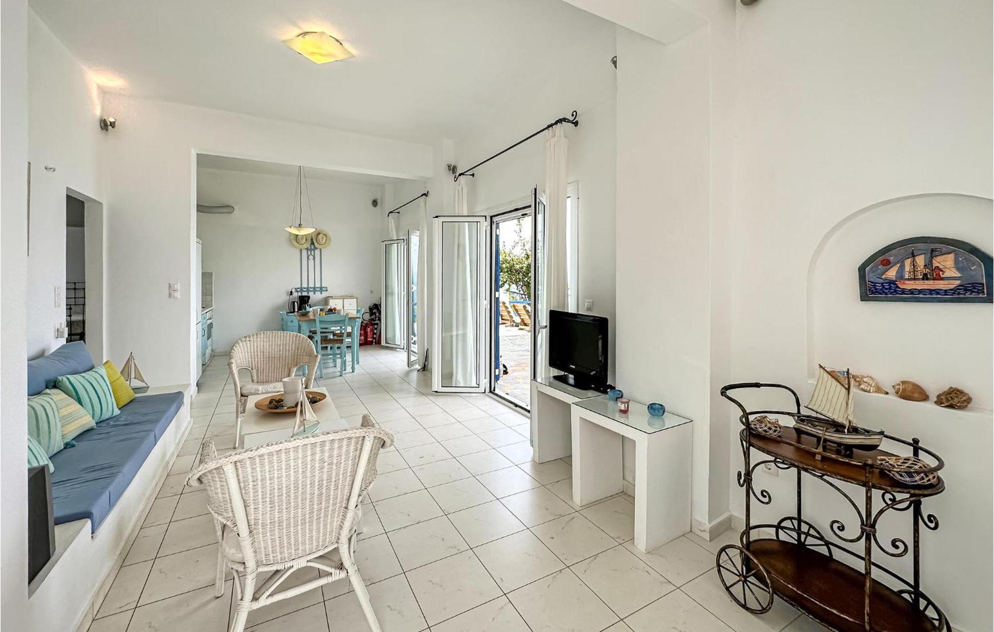 2 Bedroom Lovely Home In Kalamata Exterior photo